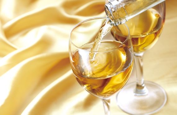 大切な方へのプレゼントに最適な飲みやすい白 | 兵庫のぶどうなら自然豊かなしらはた農園MOTO